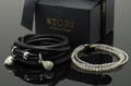 Kranz  Ziegler Story, 2 armbånd med charms Denne vare er sat til omsalg under nyt varenummer 5075857