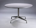 Charles Eames. Vintage Segmented Table, rundt bord, Ø 121 cm.