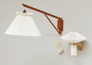 Le Klint. Væglampe af egetræ. Samt væglampe i teak2