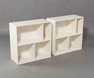 Peter J. Lassen. To Montana moduler, model 1112, D. 30 cm. 2