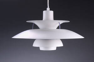 Poul Henningsen. PH5 pendel, hvid  Denne vare er sat til omsalg under nyt varenummer 4586636