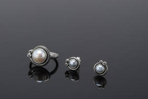 Rabinovich, smykkesæt, ring samt par matchede ørestikker