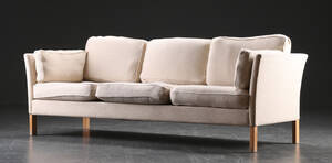 Erik Jørgensen. Tre-personers sofa, model EJ 2603