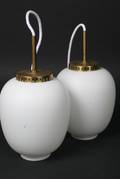 Par loftslamper i opal glas med messing top 2
