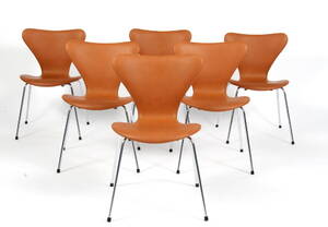 Arne Jacobsen. Sæt på seks stole syveren , model 3107, nybetrukket 6