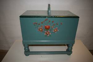 Grön Mjölskeppa Med Ben