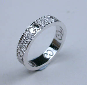 Gucci. Ring med brillanter, ca. 0.24 ct.