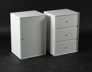 Peter J. Lassen. To Montana moduler, model 1343 og 1143, D. 38 cm. 2