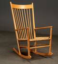 Hans J. Wegner. Gyngestol af bøgetræ, model J16 