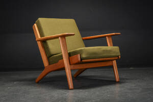 Hans J. Wegner. Lænestol model GE290 