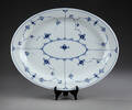 Royal Copenhagen. Musselmalet Riflet serveringsfad Denne vare er sat til omsalg under nyt varenummer 4592448