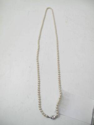 Pärlhalsband