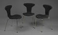 Arne Jacobsen 1901-1971. Tre stole, model 3105. 3