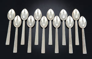 Georg Jensen. Tolv Bernadotte kaffeskeer 12