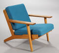 H. J. Wegner. Lænestol, egetræ, model GE290 