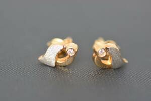 Diamantörhängen 18K ca 1,9gr