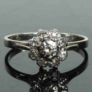DIAMANTRING 9st diamanter, 18k, totalt 2.3g