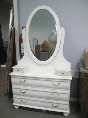 Spegelbyrå, längd 100