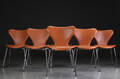Arne Jacobsen. Seks syverstole model 3107, cognacfarvet læder 6