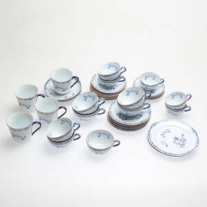 KOPPAR 16 st, med fat 21 st och ett par assietter Ostindia Rörstrand, 1900-tal.