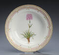 Royal Copenhagen. Flora Danica, dyb tallerk. dessin nr. 203546 