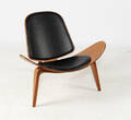 Hans J. Wegner. Lænestol, model CH-07 i valnød