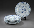 Royal Copenhagen. Musselmalet, helblonde. Seks tallerkener af porcelæn, nr. 1084 6 