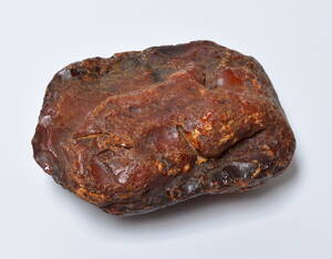 Uforarbejdet ravklump, vægt ca. 111 gr.