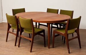 Dansk møbelproducent. Cirkulært samt 6 spisestole 8
