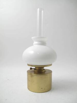 Bordsfotogenlampa, Hans-Agne Jakobsson 1919-2009