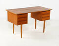 Dansk møbelproducent. Skrivebord af teaktræ, 1960erne