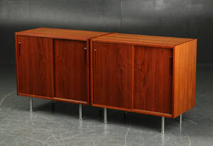 Par skænke af teaktræ, dansk møbelproducent 2