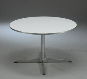 Arne Jacobsen, cirkulært sofabord
