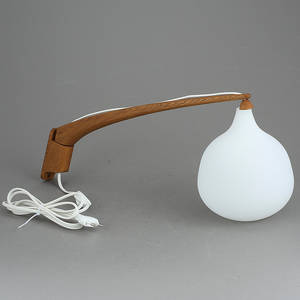VÄGGLAMPA