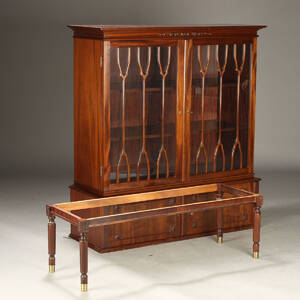 Hepplewhite vitrineskab