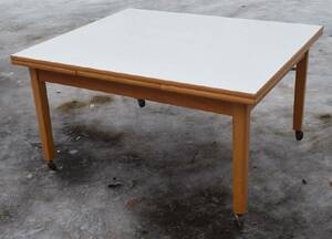 bord med perstorpsskiva 