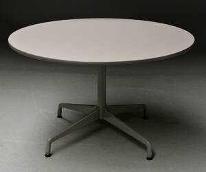 Charles Eames. Bord Segmented Table, Ø 121 cm