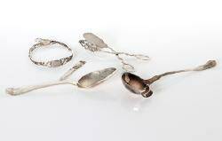 PARTI SILVER, FEM DELAR