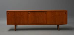 Dansk møbelproducent fritstående skænk i teak