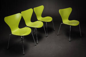 Arne Jacobsen. Sæt på fire Syveren stole, model 3107 4 Denne vare er sat til omsalg under nyt varenummer 4388446