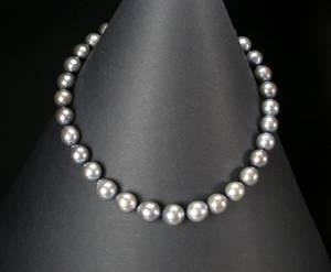 Tahiti Perlkette grau