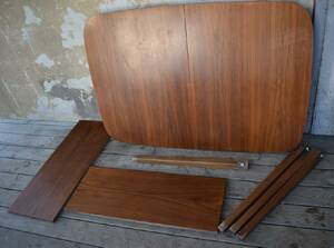 Matbord Med Iläggsskivor