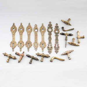 HANDTAG OCH NYCKELSKYLTAR