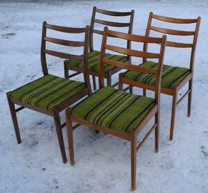 4 Stolar MEd Gröna Dynor