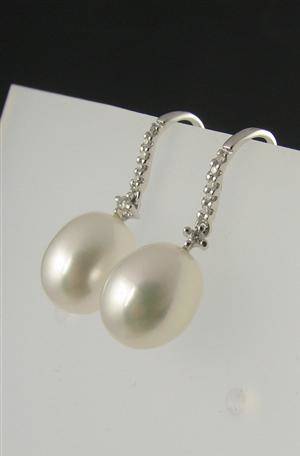 Par perle og brillant ørelokker