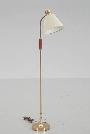 GOLVLAMPA