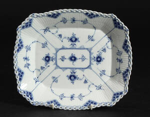 Royal Copenhagen, Musselmalet helblonde fad nr. 1143