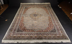 Indisk tæppe 245 x 354 cm.