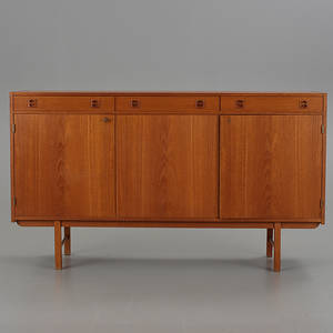 SIDEBOARD