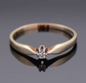 Ring af 14 kt. Guld med brillant